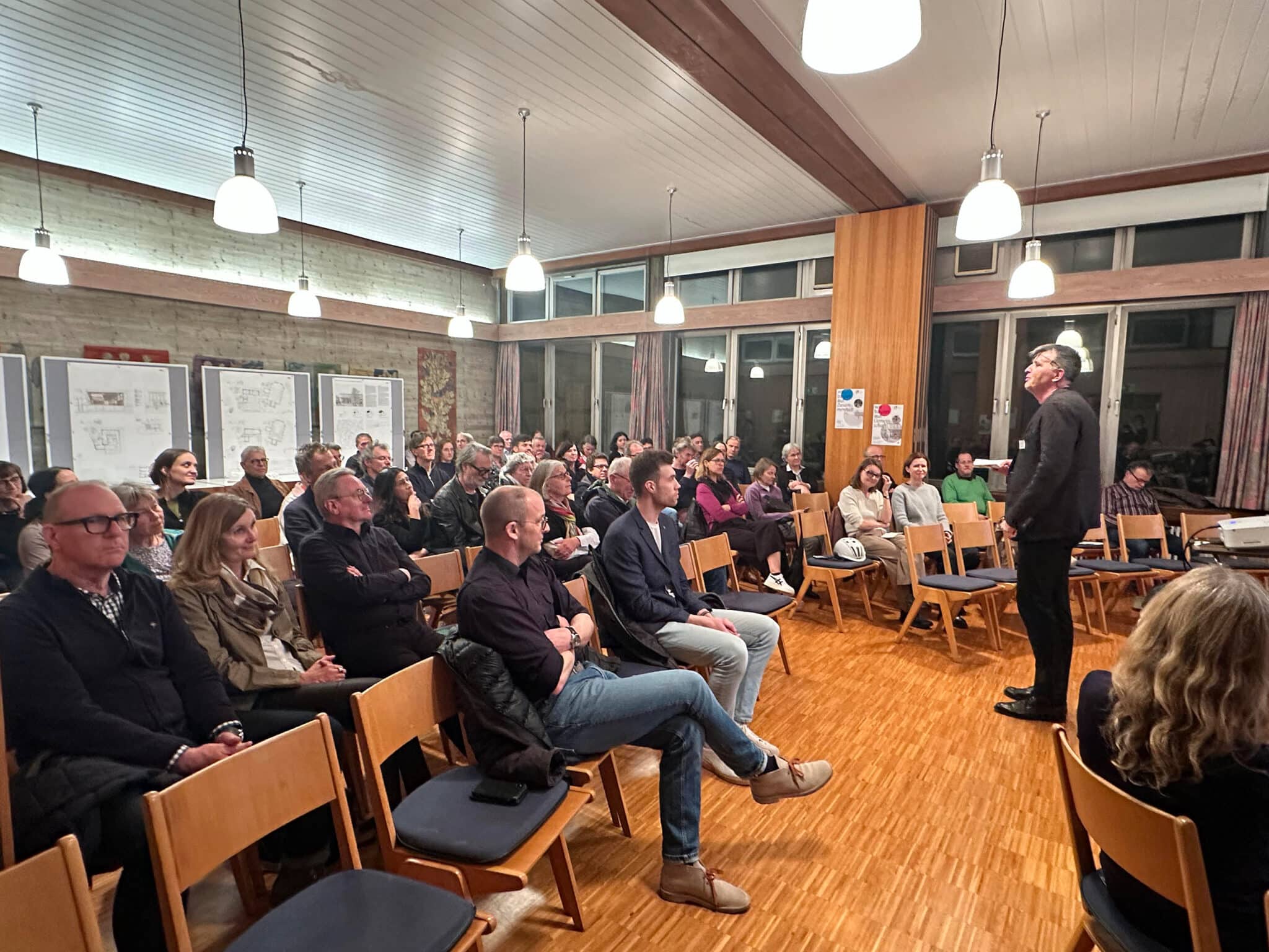 Diskussion. Evangelisches Gemeindehaus Feuerbach