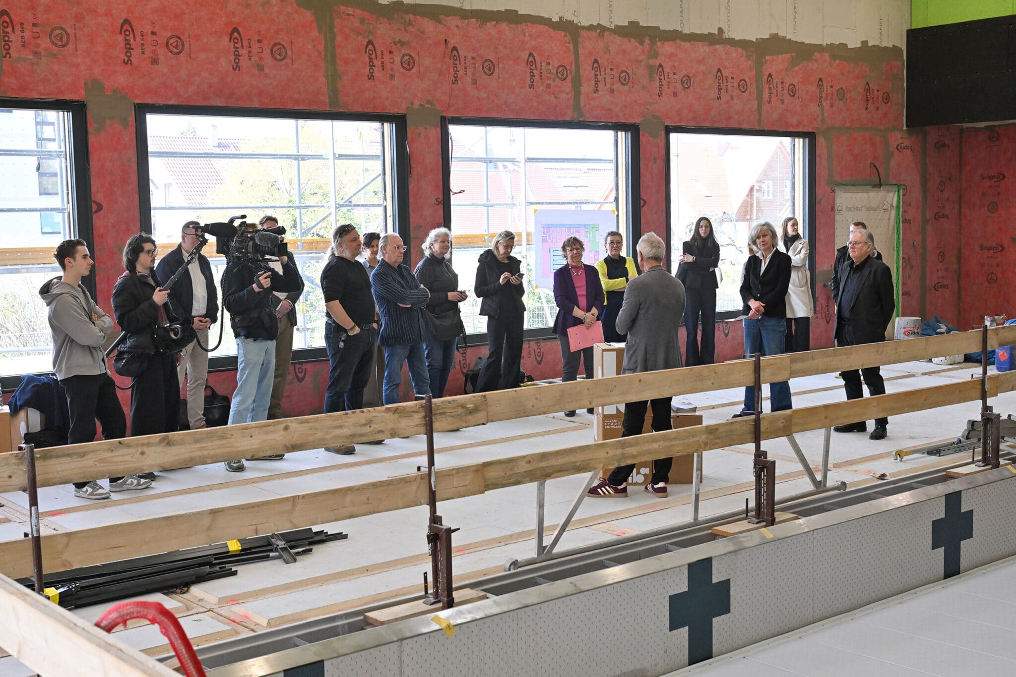 Unterzeichnung der Kooperationsvereinbarung zum IBA’27-Projekt »Aquabox« am 24.03.26 in Stuttgart-Zuffenhausen (Bild: Tom Bloch/Pool Out Of The Box)