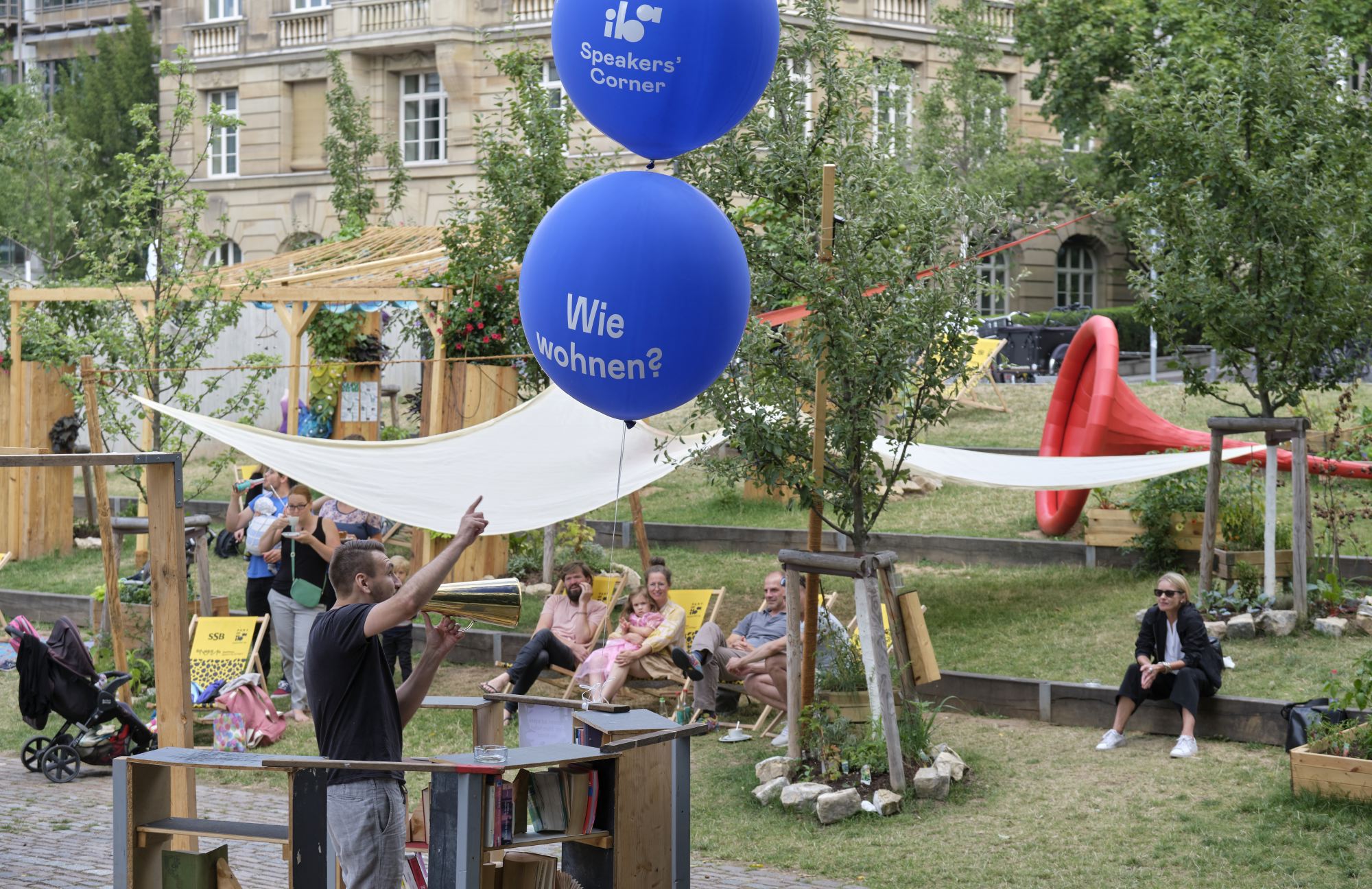 Speakers’ Corner »Wie wohnen« beim IBA’27-Wochenende zu »Stuttgart am Meer« rund ums StadtPalais – Museum für Stuttgart (Foto: Joachim E. Röttgers / IBAʼ27)